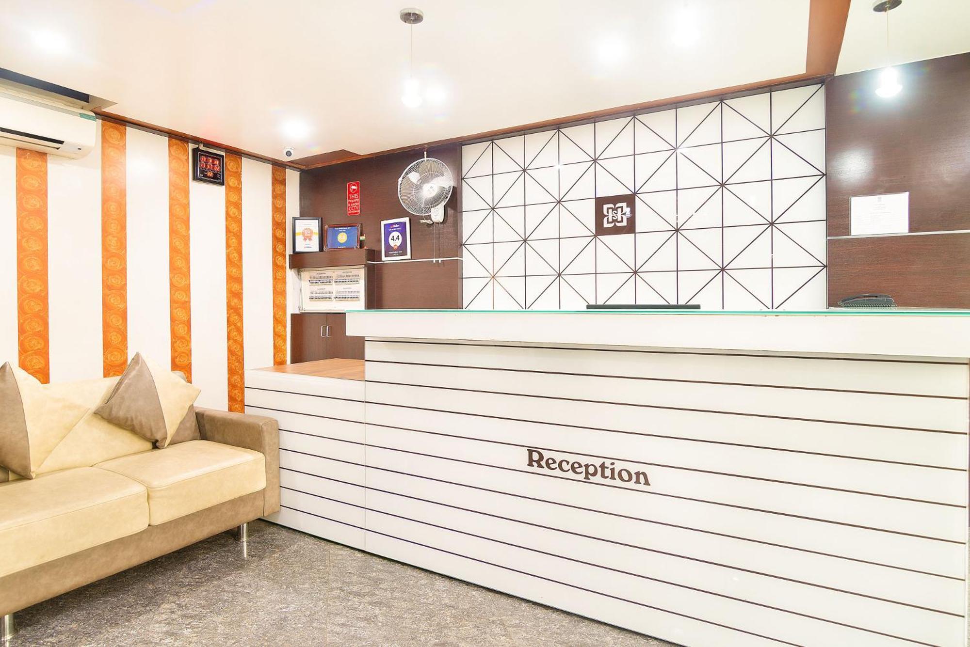 Hotel Satkar 수라트 외부 사진
