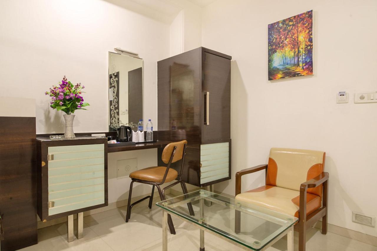 Hotel Satkar 수라트 외부 사진