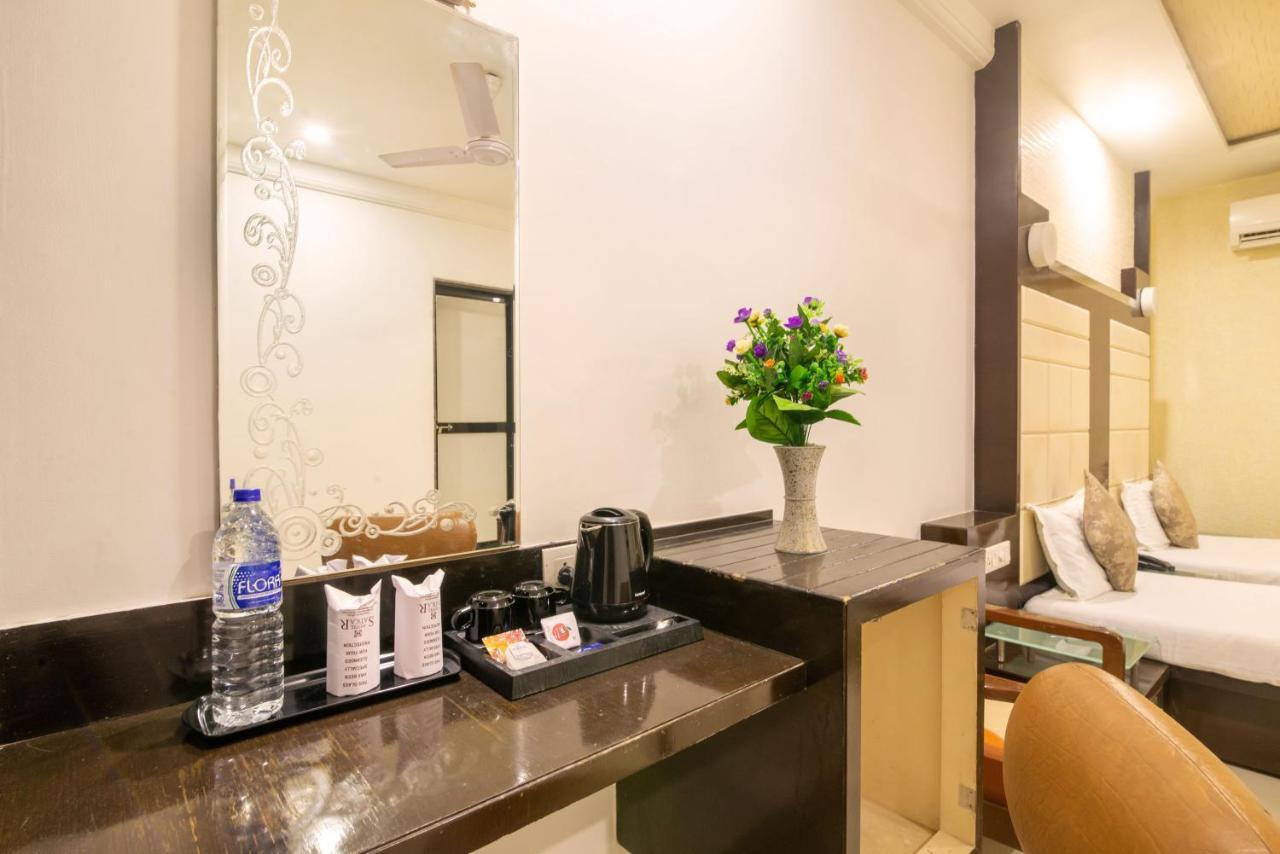 Hotel Satkar 수라트 외부 사진