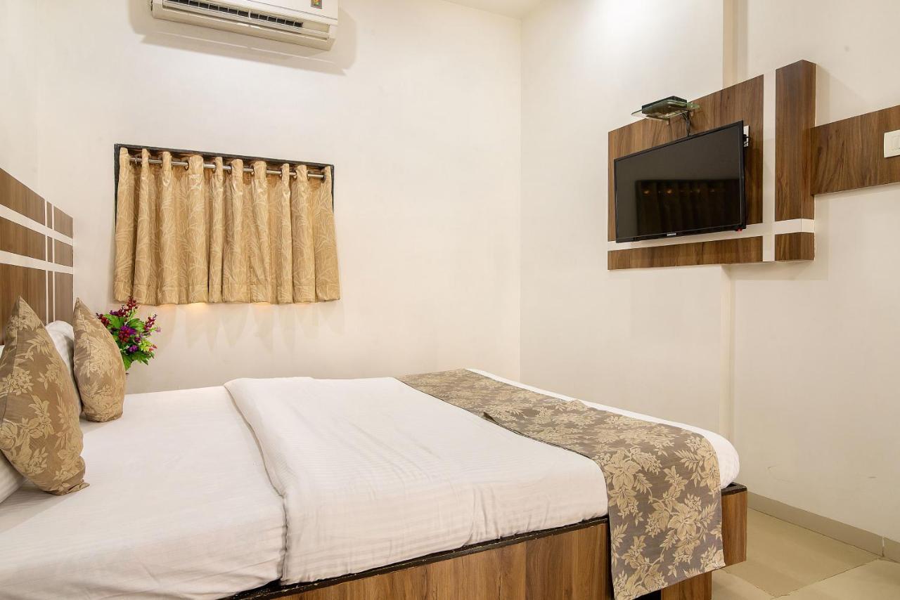 Hotel Satkar 수라트 외부 사진