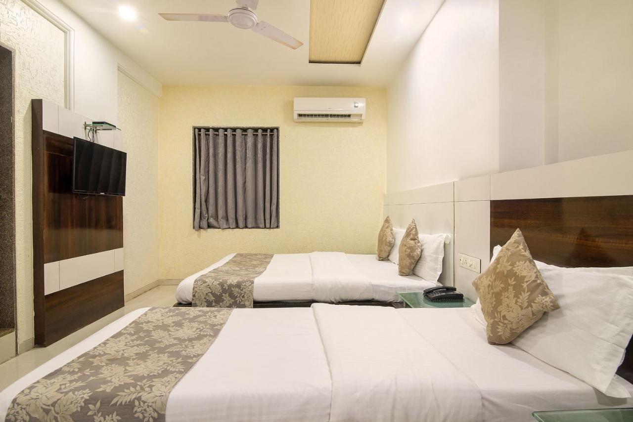 Hotel Satkar 수라트 외부 사진