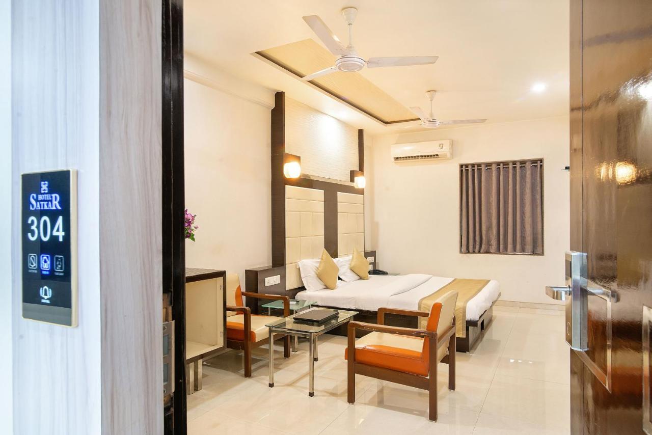 Hotel Satkar 수라트 외부 사진