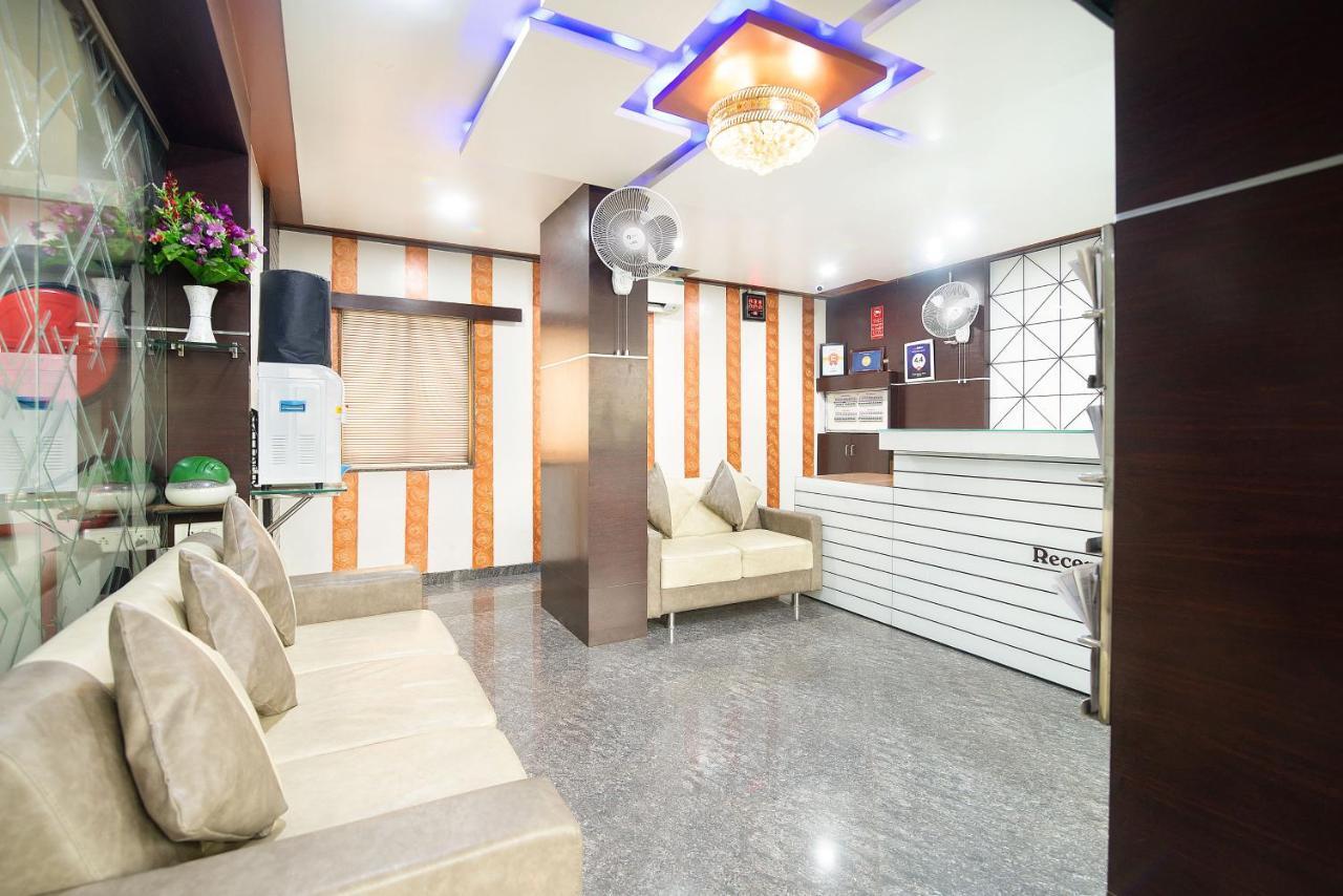 Hotel Satkar 수라트 외부 사진