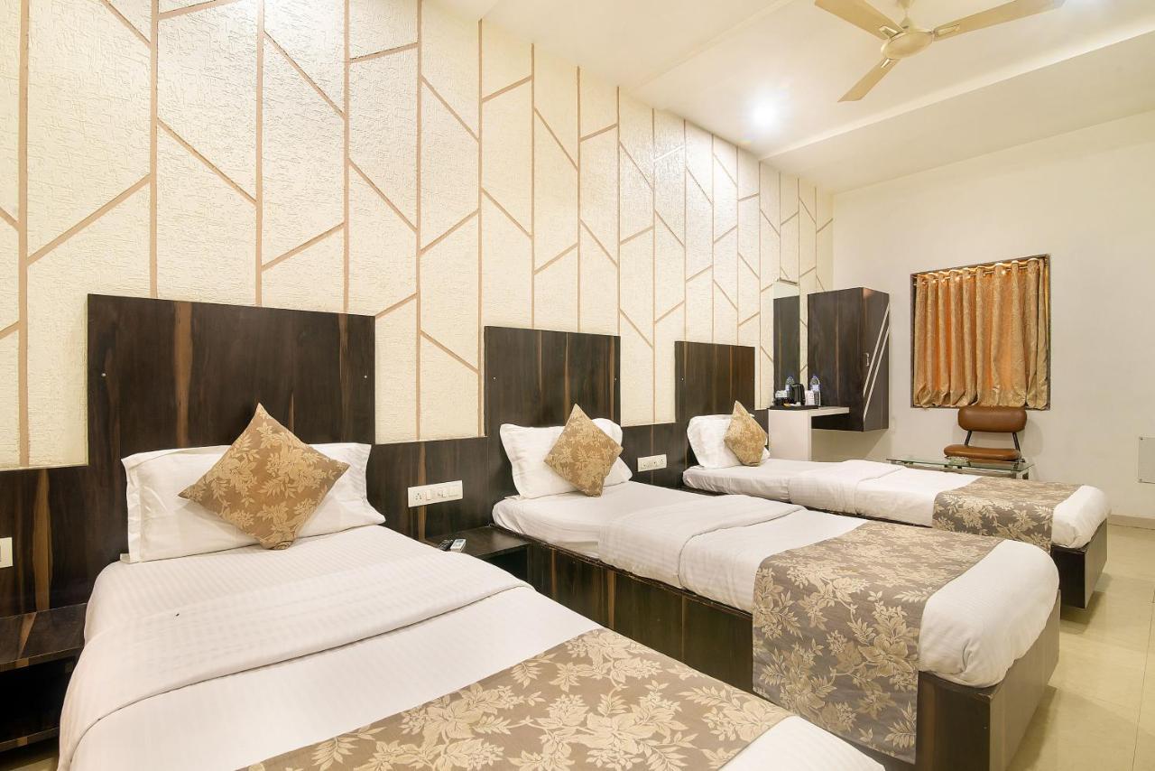 Hotel Satkar 수라트 외부 사진